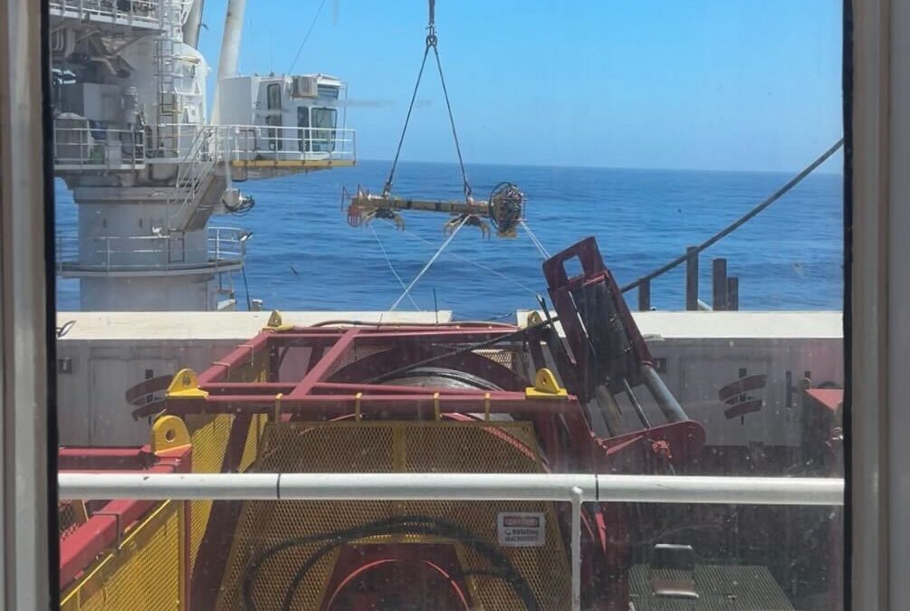 Decom devises new “cut and lift” technology which helps to secure its largest contract to date